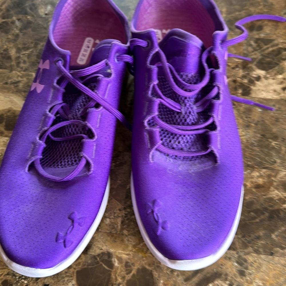 UNDER ARMOUR studio luxe speedform shoe